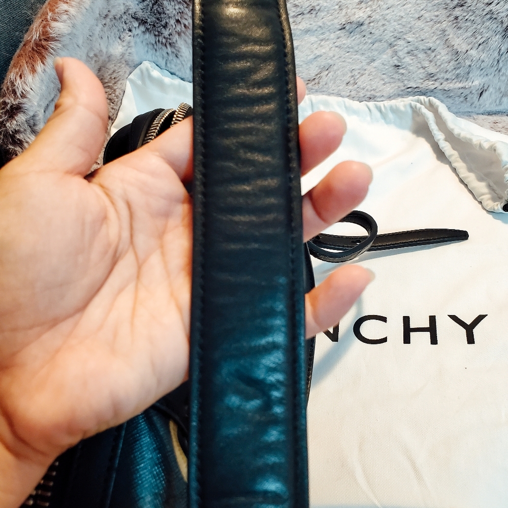 Givenchy Medium Lucrezia Bag: Rebel Yelp - Picture 8 of 11